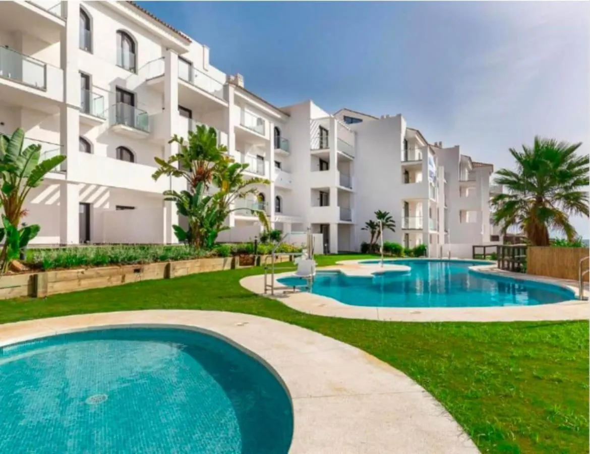 New Beachside Apartment With Sea Views Manilva