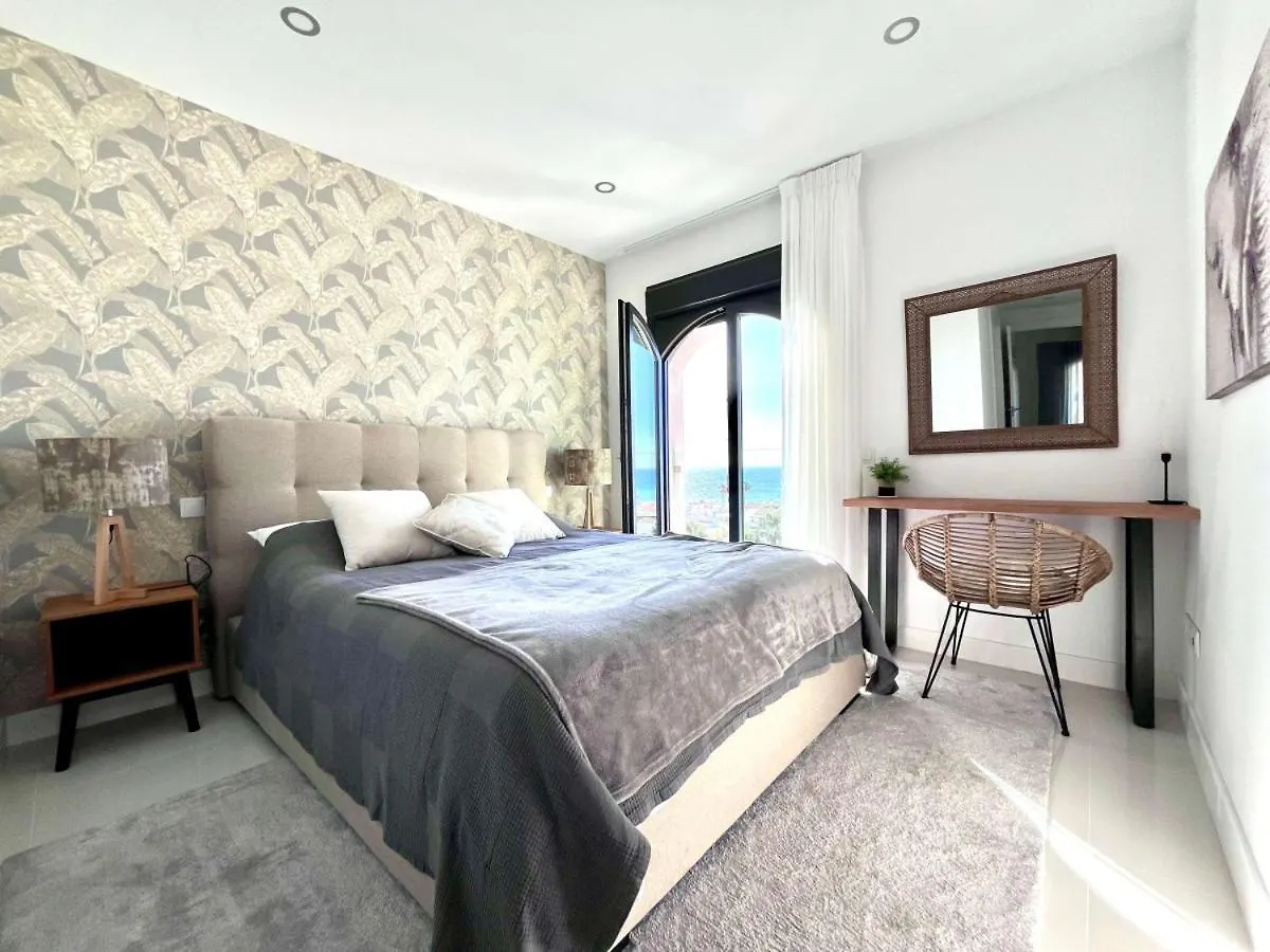 New Beachside Apartment With Sea Views Manilva