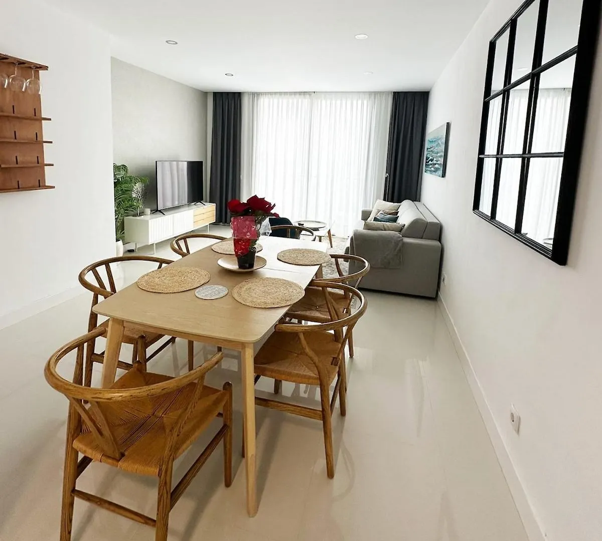 New Beachside Apartment With Sea Views Manilva